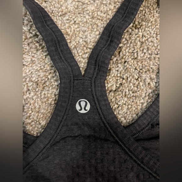 Lululemon Tank Top - Size 8 - Picture 3 of 5